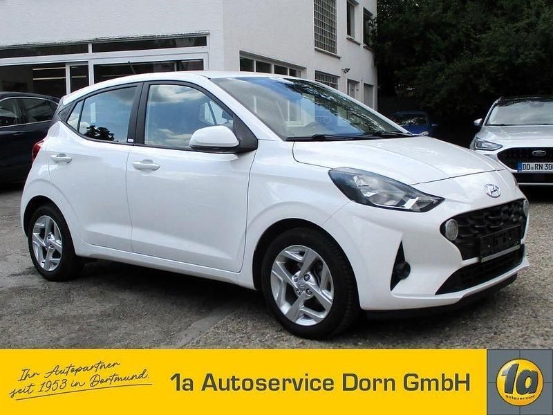 Weiß Gebraucht 2021 Hyundai i10 Trend Kleinwagen | 13.900 € (Fairer Preis) - Bild 1/4