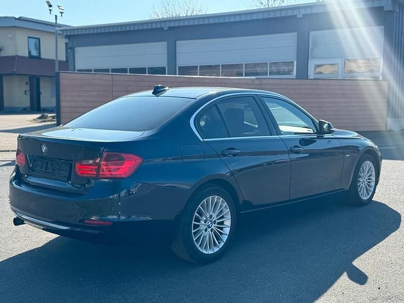 Gebraucht BMW 316 136 PS (100 kW) 2013 Blau Limousine