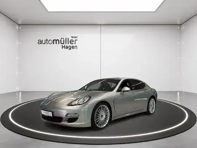 Second-hand Porsche Panamera 250 CP (183 kW) 2012 Argintiu Hatchback