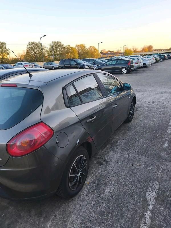 Gebraucht Fiat Bravo 111 PS (81 kW) 2007 Grün Kleinwagen