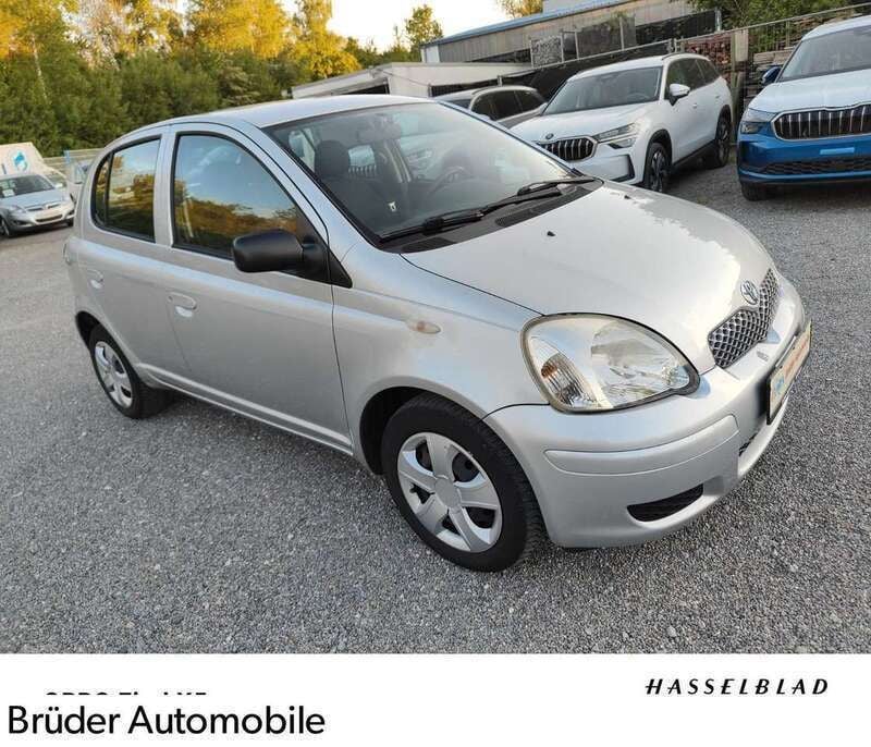 Silber Gebraucht 2004 Toyota Yaris Kleinwagen | 2.490 € (Fairer Preis) - Bild 1/4
