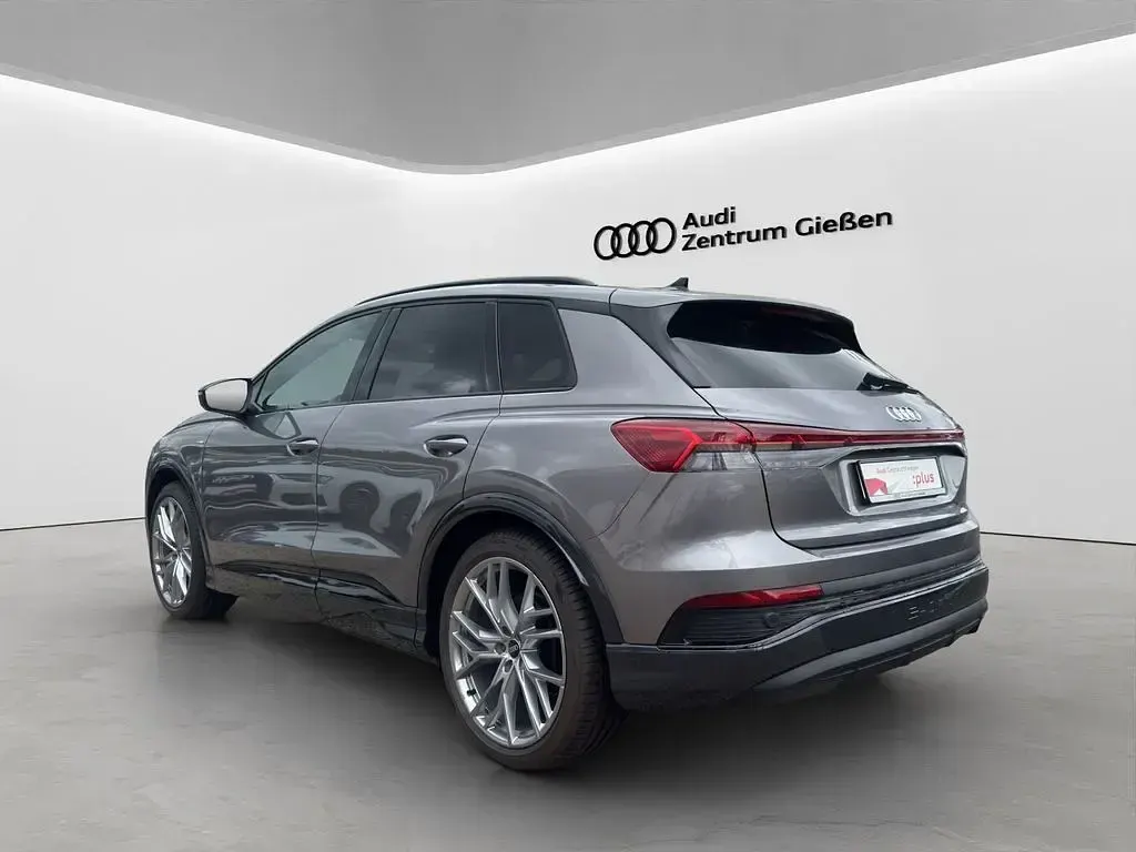 Gebraucht Audi Q4 e-tron S-Line 150 kW (204 PS) 2025 Taifungrau metallic SUV