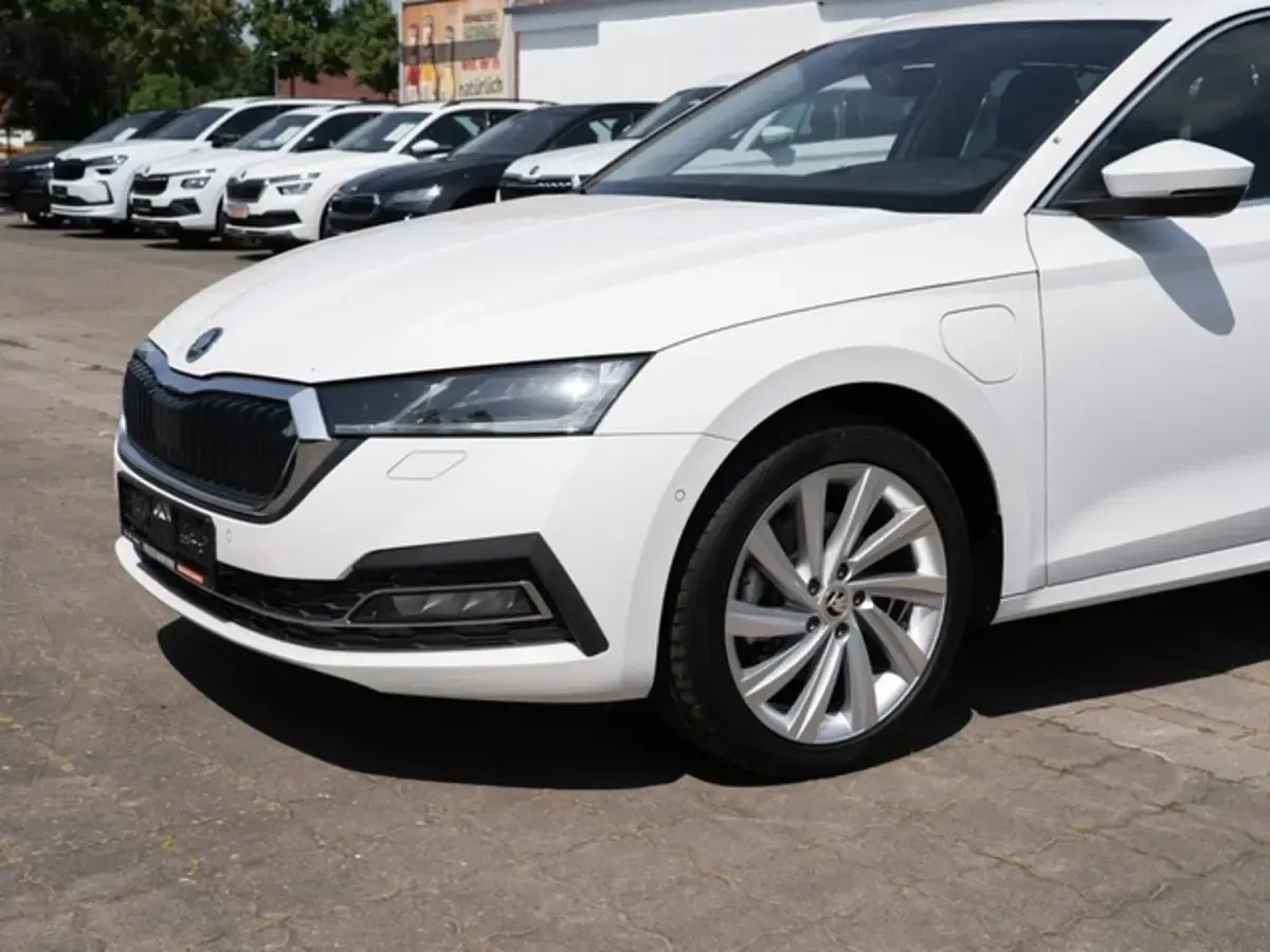 Gebraucht Skoda Octavia Style 204 PS (150 kW) 2022 Weiß Kombi