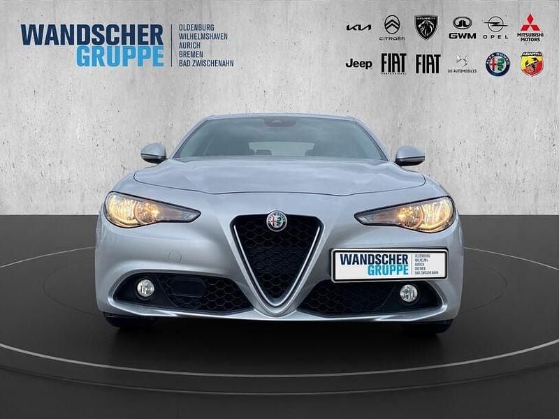 Gebraucht Alfa Romeo Giulia Super 179 PS (131 kW) 2017 Silberschwarz Limousine
