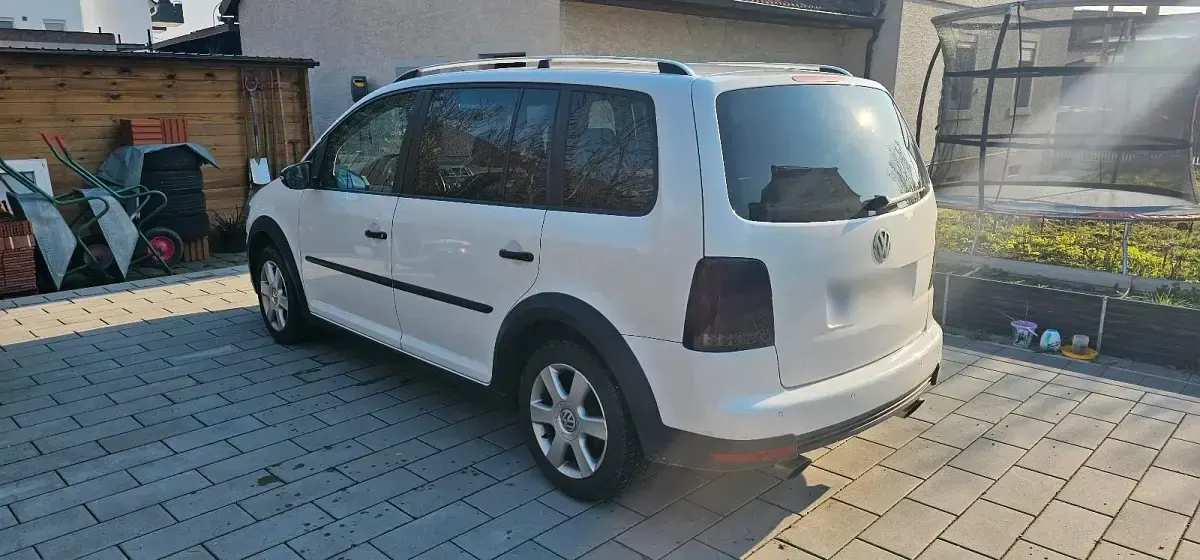Używany VW Touran 170 KM (125 kW) 2007 Biały Minivan
