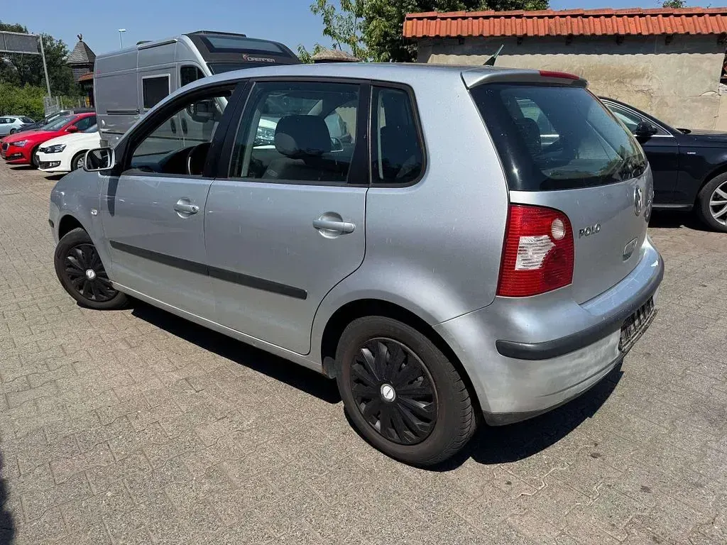 Gebraucht VW Polo Comfortline 75 PS (55 kW) 2005 Silber metallic Kleinwagen
