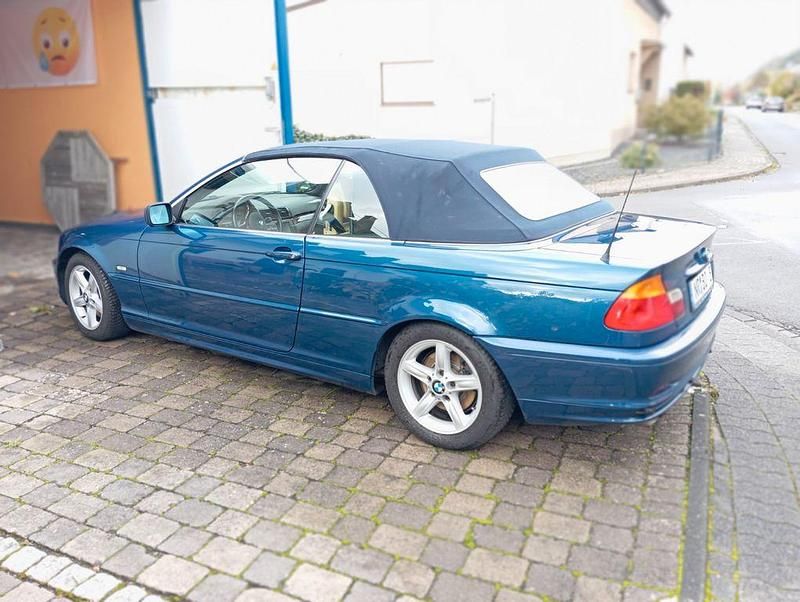 Blau Gebraucht 2001 BMW 325 Cabriolet Cabrio | 7.500 € (Superpreis) - Bild 1/4