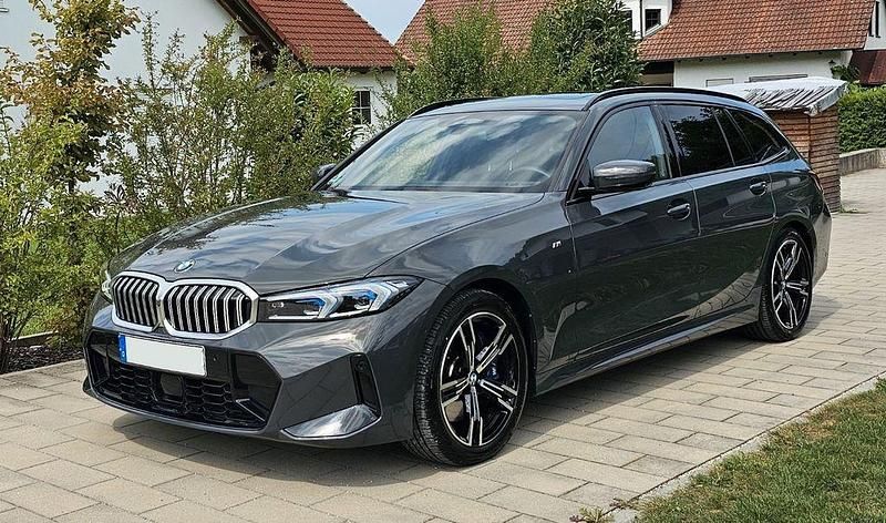 Grau Gebraucht 2024 BMW 320 M Sport Kombi | 53.400 € - Bild 1/4