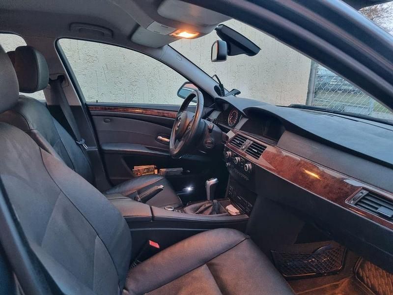 Gebraucht BMW 520 177 PS (130 kW) 2010 Grau Kombi