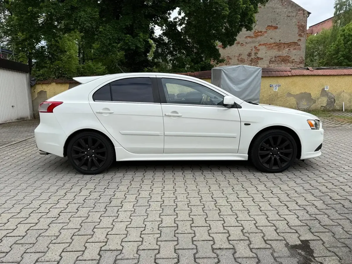 Gebraucht Mitsubishi Lancer 143 PS (105 kW) 2009 Weiß Limousine