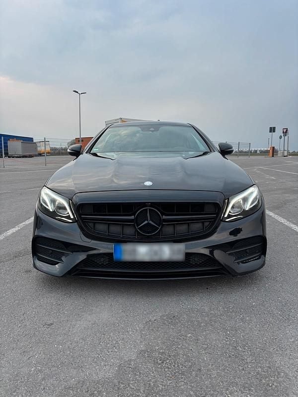 Gebraucht Mercedes E220 AMG 194 PS (142 kW) 2017 Schwarz Coupé