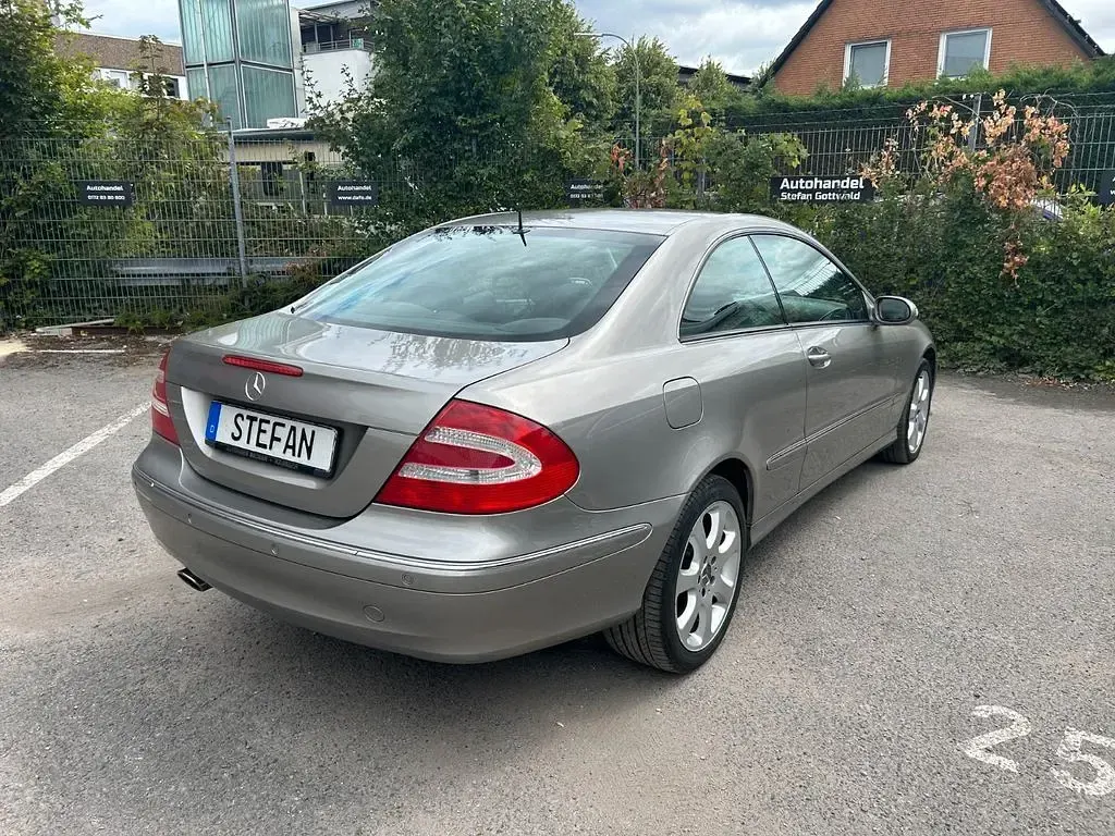 Gebraucht Mercedes CLK240 Elegance 170 PS (125 kW) 2005 Silber Coupé