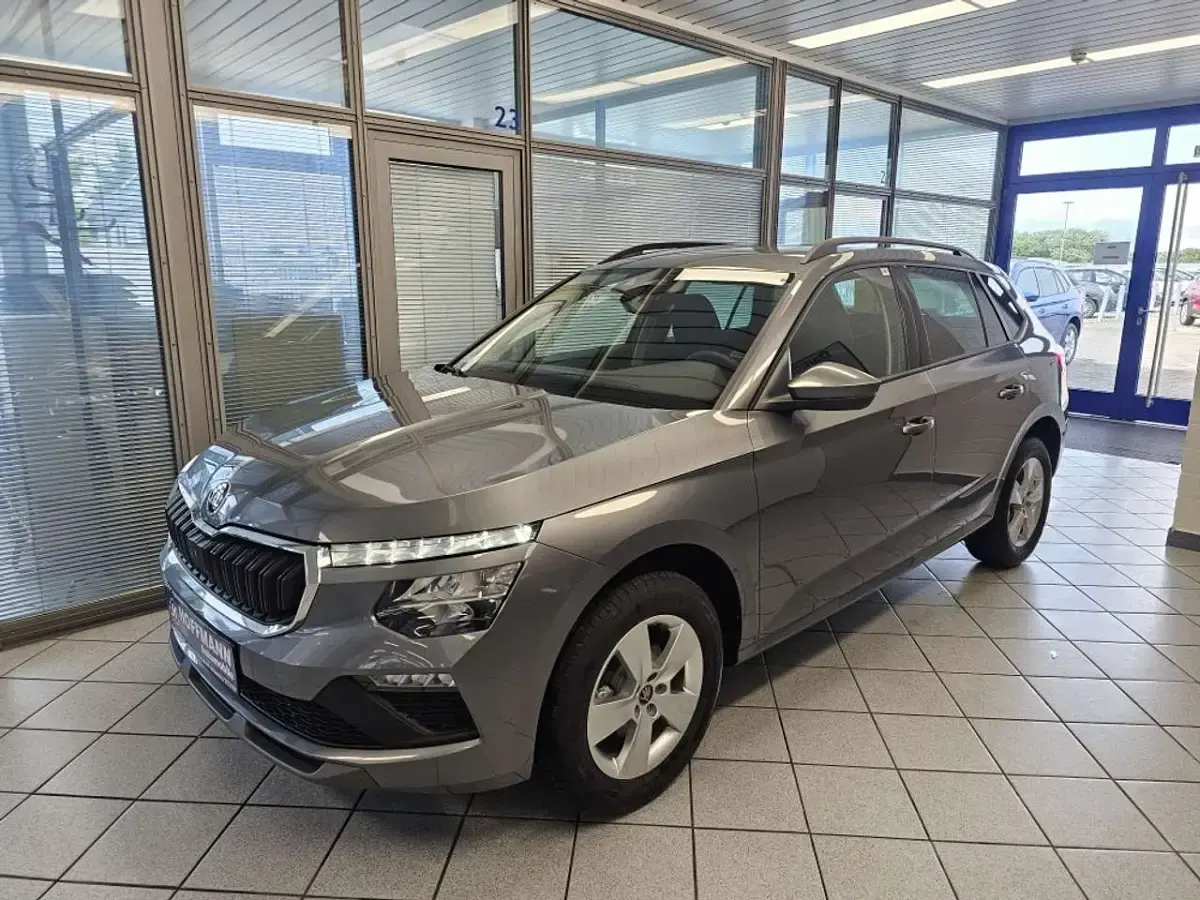 Neu Skoda Kamiq Selection 116 PS (85 kW) 2026 Graphitgreymet. SUV