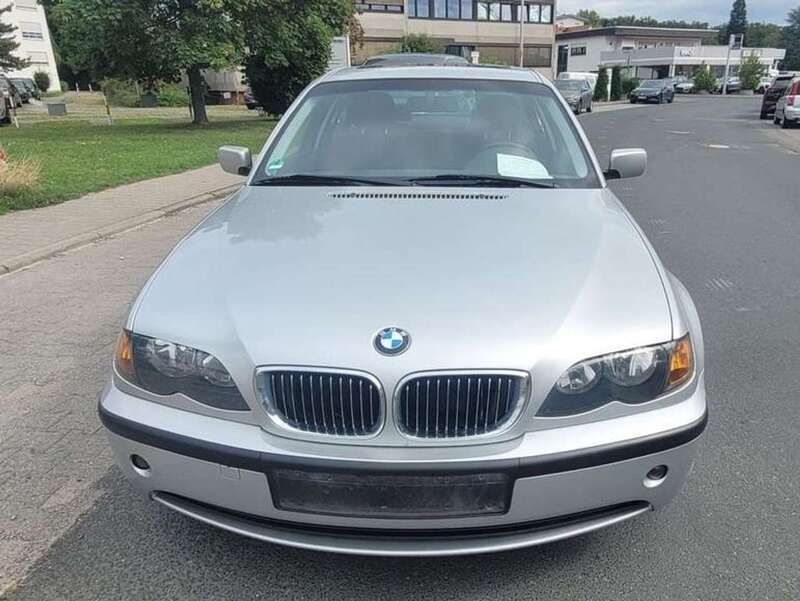 Titansilber metallic Gebraucht 2003 BMW 325 Limousine | 4.800 € (Guter Preis) - Bild 1/4