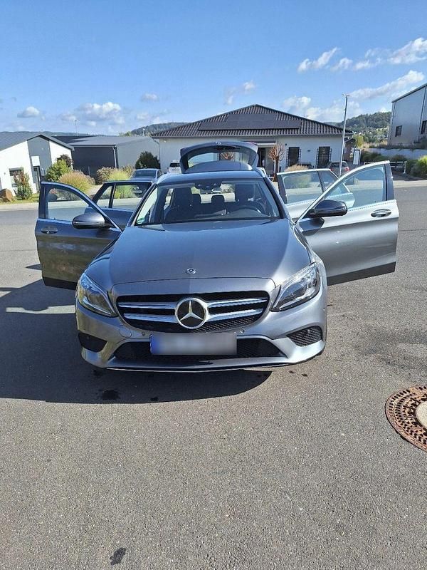 Gebraucht Mercedes C220 194 PS (142 kW) 2019 Grau Kombi