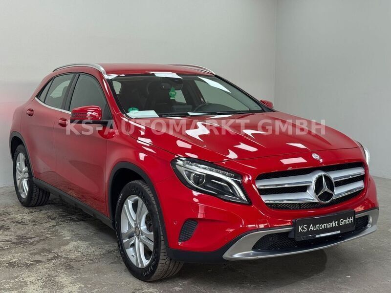 Gebraucht Mercedes GLA180 122 PS (89 kW) 2016 Rot SUV