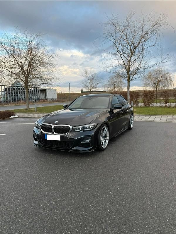 Gebraucht BMW 318 M Performance 150 PS (110 kW) 2020 Schwarz Limousine