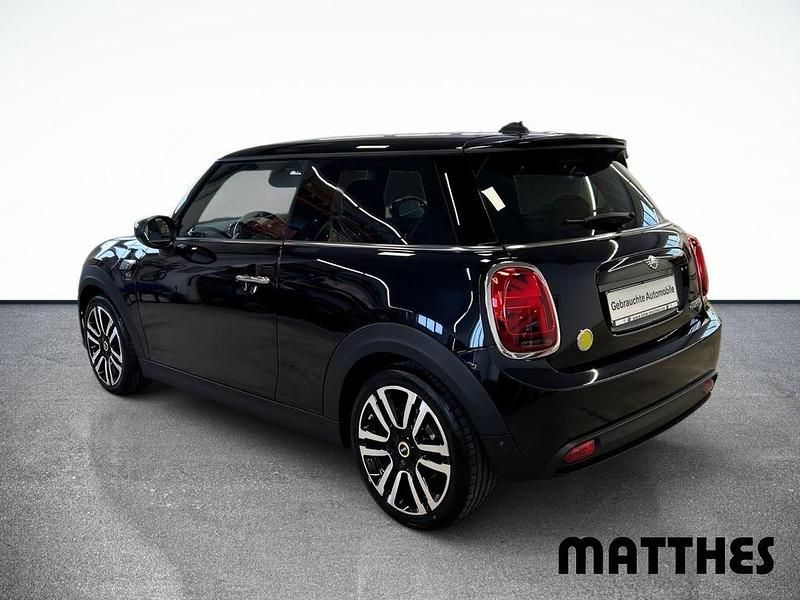 Gebraucht Mini Cooper SE Classic 135 kW (184 PS) 2023 Schwarz Kleinwagen
