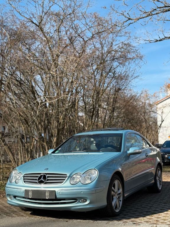 Blau Gebraucht 2002 Mercedes CLK320 Elegance Coupé | 5.400 € (Fairer Preis) - Bild 1/4