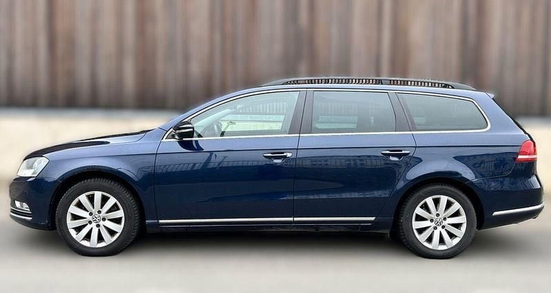 Gebraucht VW Passat 140 PS (102 kW) 2012 Blau Kombi