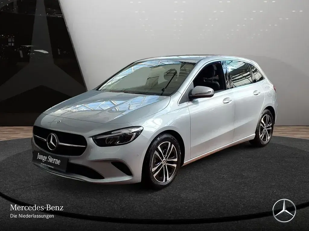 Gebraucht Mercedes B180 Progressive 136 PS (100 kW) 2025 Hightechsilber Kleinwagen