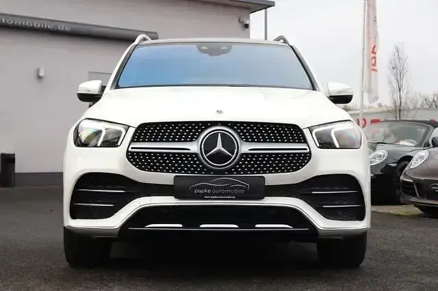 Gebraucht Mercedes GLE400 AMG line 330 PS (242 kW) 2021 Diamantweiss  metalliclack SUV