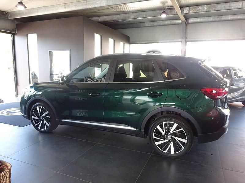 Neu MG ZS Luxury 197 PS (144 kW) 2025 Grün Limousine