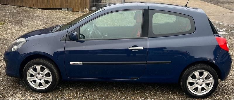 Gebraucht Renault Clio II 75 PS (55 kW) 2007 Blau Kleinwagen