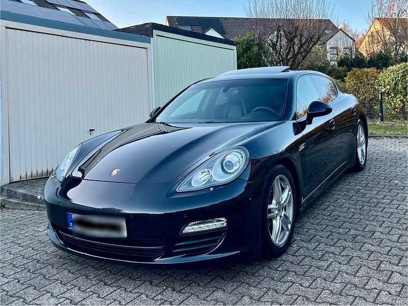 Gebraucht Porsche Panamera 250 PS (183 kW) 2012 Schwarz Kleinwagen