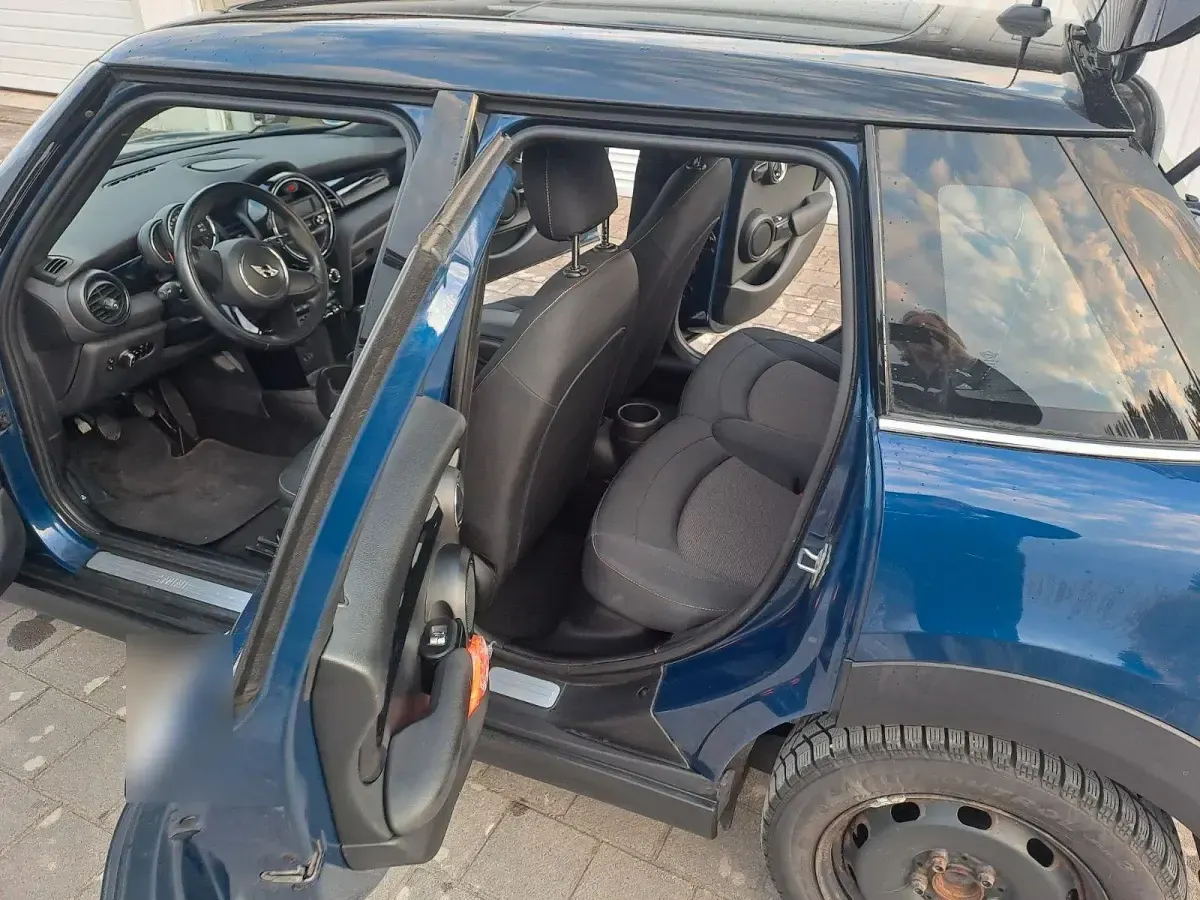 Używany Mini Cooper 136 KM (100 kW) 2017 Niebieski Hatchback