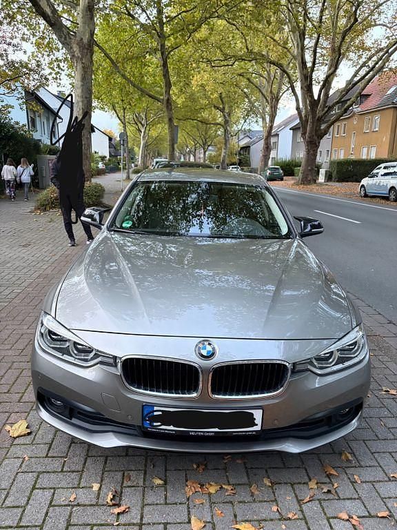 Beige Gebraucht 2017 BMW 318 Performance Limousine | 22.000 € - Bild 1/4