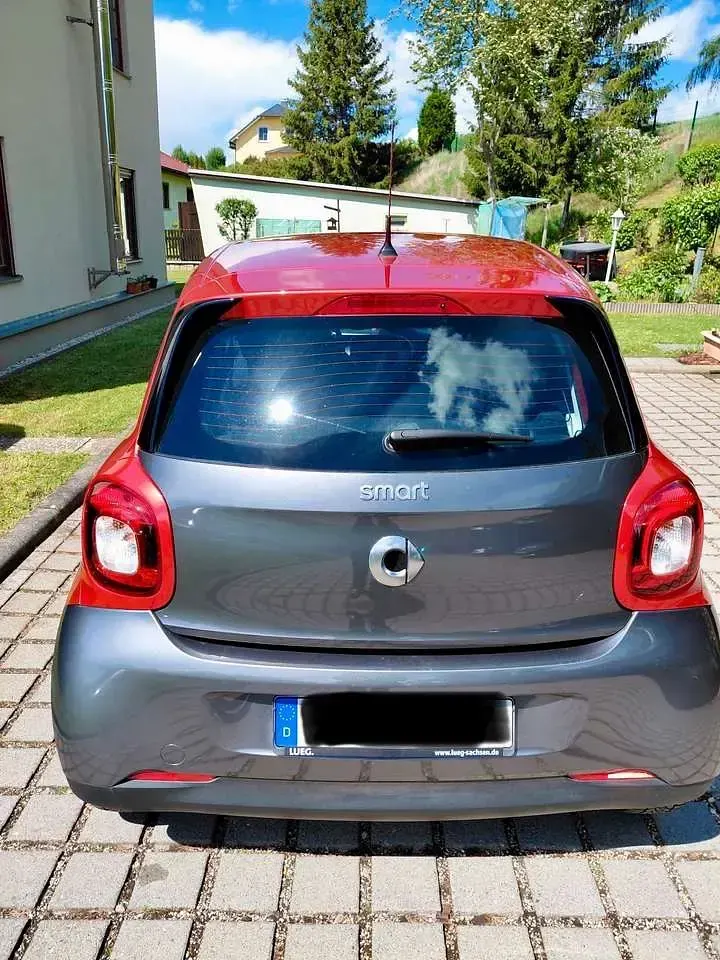Gebraucht Smart ForFour Passion 71 PS (52 kW) 2017 Grau Kleinwagen