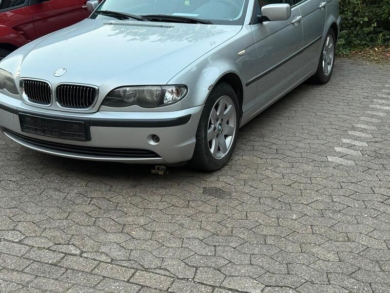 Grau Gebraucht 2004 BMW 320 Limousine | 1.200 € (Superpreis) - Bild 1/4