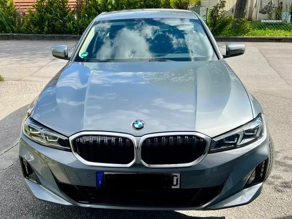 Gebraucht BMW 318 Shadowline 156 PS (114 kW) 2023 Silber Limousine