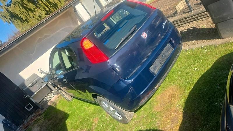 Blau Gebraucht 2009 Fiat Punto Kleinwagen | 200 € - Bild 1/4