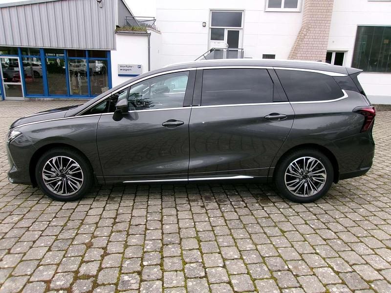 Neu Forthing Yacht/4 U-Tour 177 PS (130 kW) 2025 Dunkelgrau Van / Kleinbus