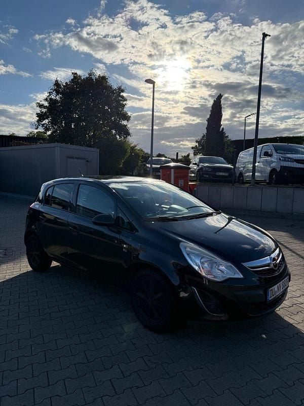 Schwarz Gebraucht 2012 Opel Corsa Edition Kleinwagen | 3.300 € (Guter Preis) - Bild 1/4