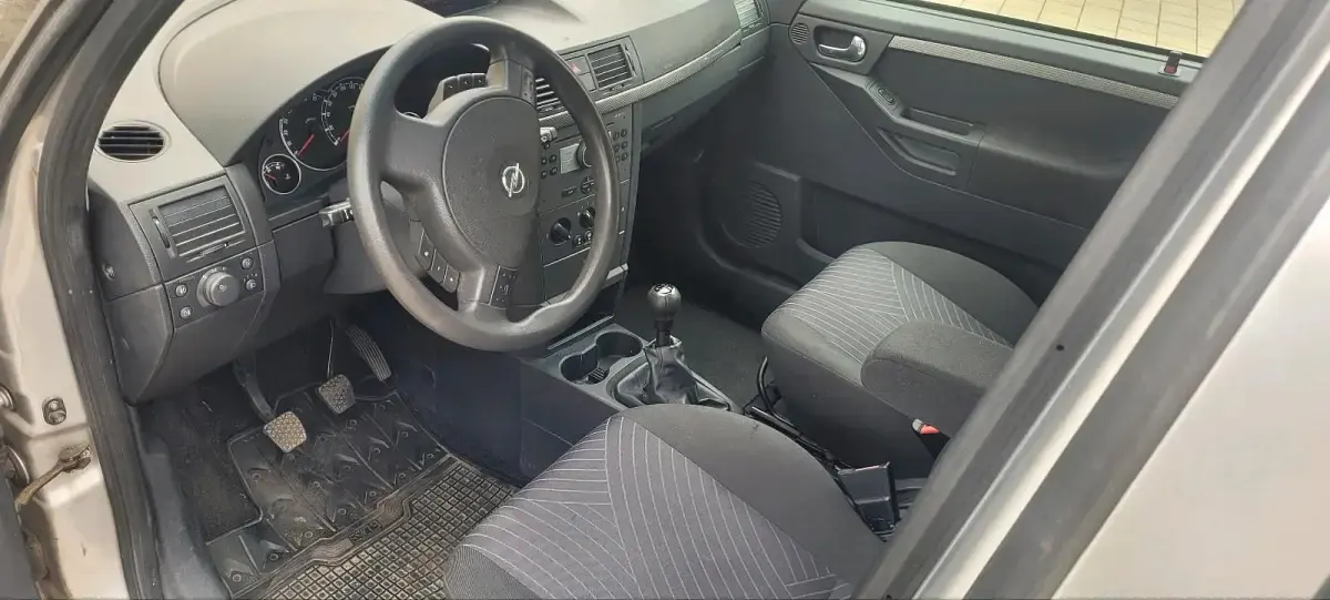 Gebraucht Opel Meriva 90 PS (66 kW) 2006 Silber Van / Kleinbus
