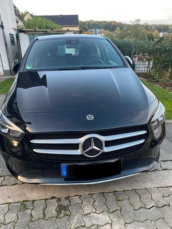 Gebraucht Mercedes B250 224 PS (164 kW) 2019 Schwarz Van / Kleinbus