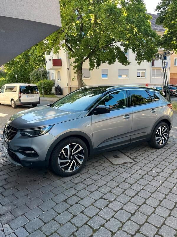Grau Gebraucht 2018 Opel Grandland X Ultimate SUV | 14.800 € - Bild 1/4