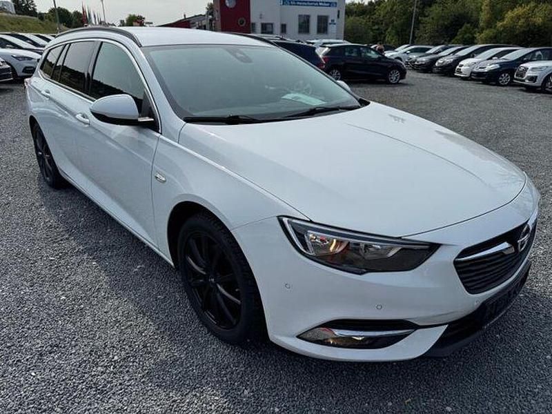 Weiß Gebraucht 2018 Opel Insignia Business Kombi | 12.880 € (Fairer Preis) - Bild 1/4
