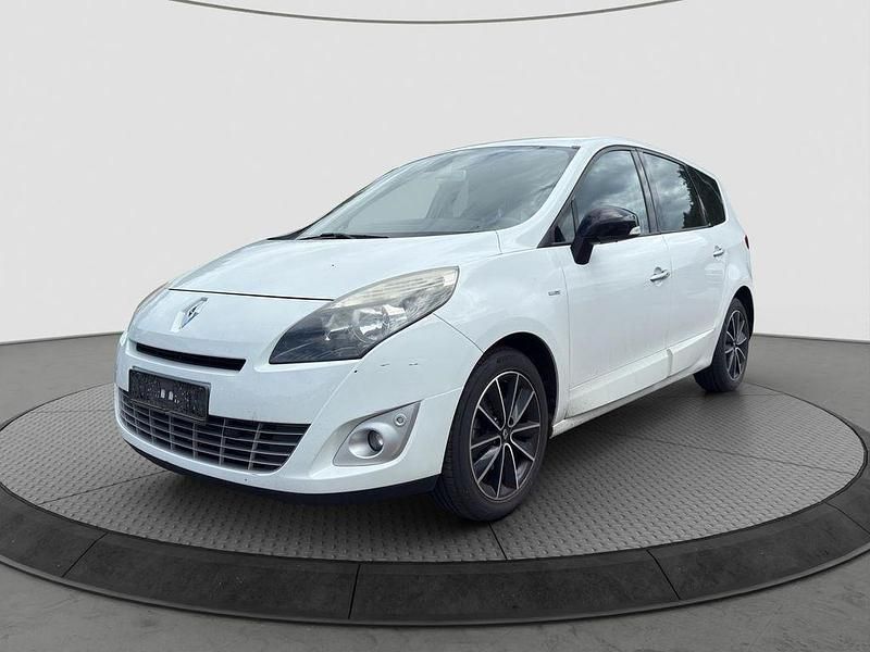 Weiß Gebraucht 2011 Renault Grand Scénic III Bose Edition Van / Kleinbus | 3.500 € (Fairer Preis) - Bild 1/4