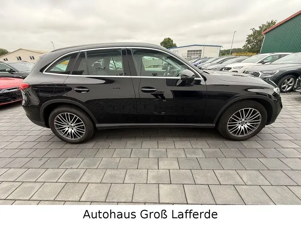 Gebraucht Mercedes GLC220 197 PS (144 kW) 2023 Schwarz SUV