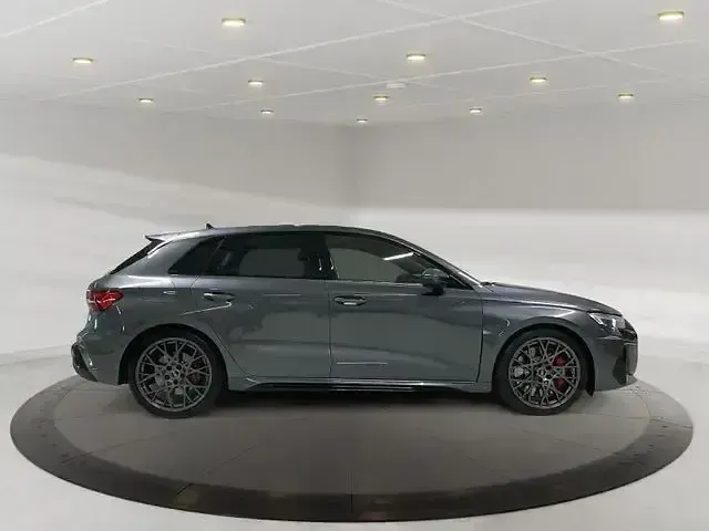 Gebraucht Audi RS3 Sportback Ambiente 400 PS (294 kW) 2025 Daytonagrau perleffekt Kleinwagen