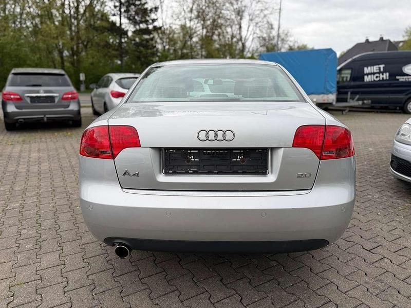 Gebraucht Audi A4 131 PS (96 kW) 2006 Lichtsilber metallic Limousine