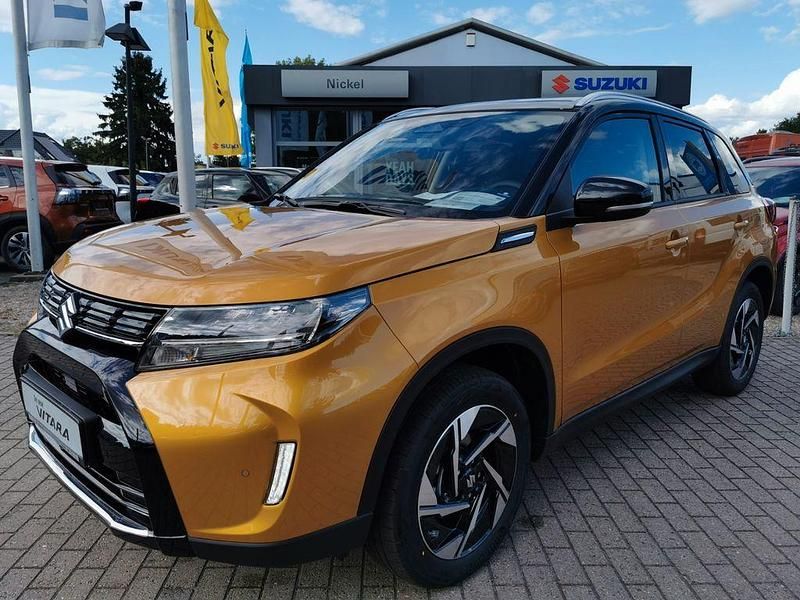 Gelb Neu 2025 Suzuki Vitara Comfort+ SUV | 27.780 € (Etwas zu teuer) - Bild 1/4