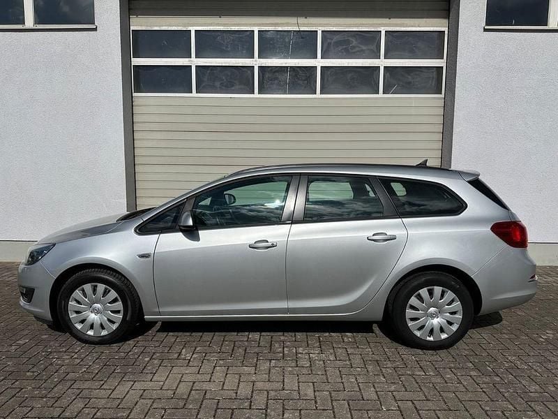 Gebraucht Opel Astra Edition 140 PS (102 kW) 2015 Silber Kombi
