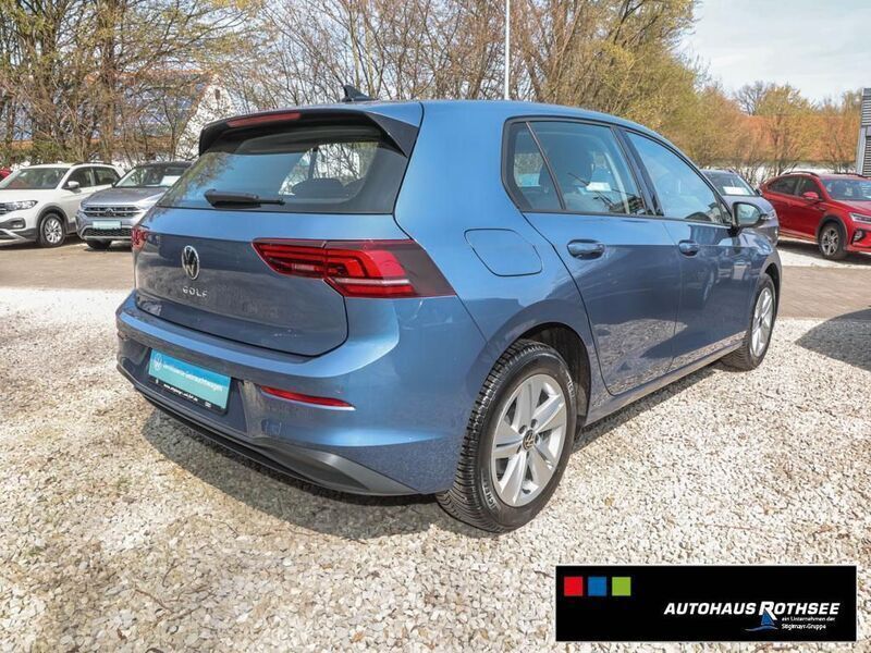 Gebraucht VW Golf VIII Life 116 PS (85 kW) 2024 Blau Limousine