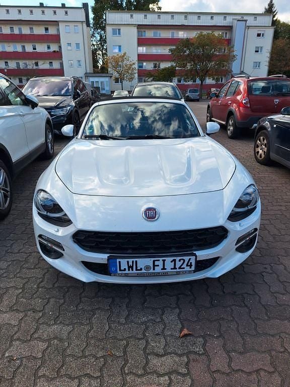 Weiß Gebraucht 2019 Fiat 124 Spider Cabrio | 17.600 € (Fairer Preis) - Bild 1/4