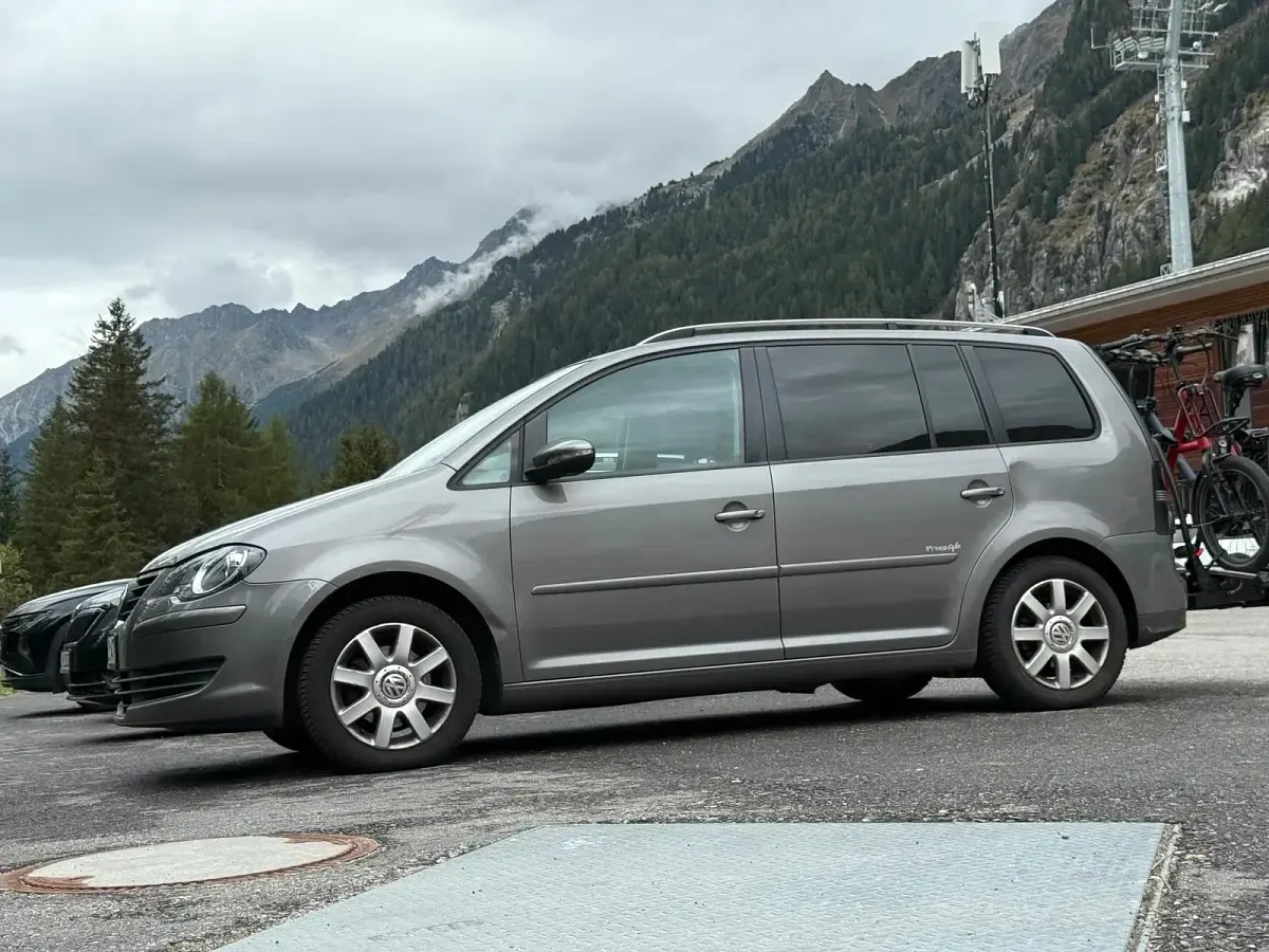 Gebraucht VW Touran 140 PS (102 kW) 2009 Grau Van / Kleinbus